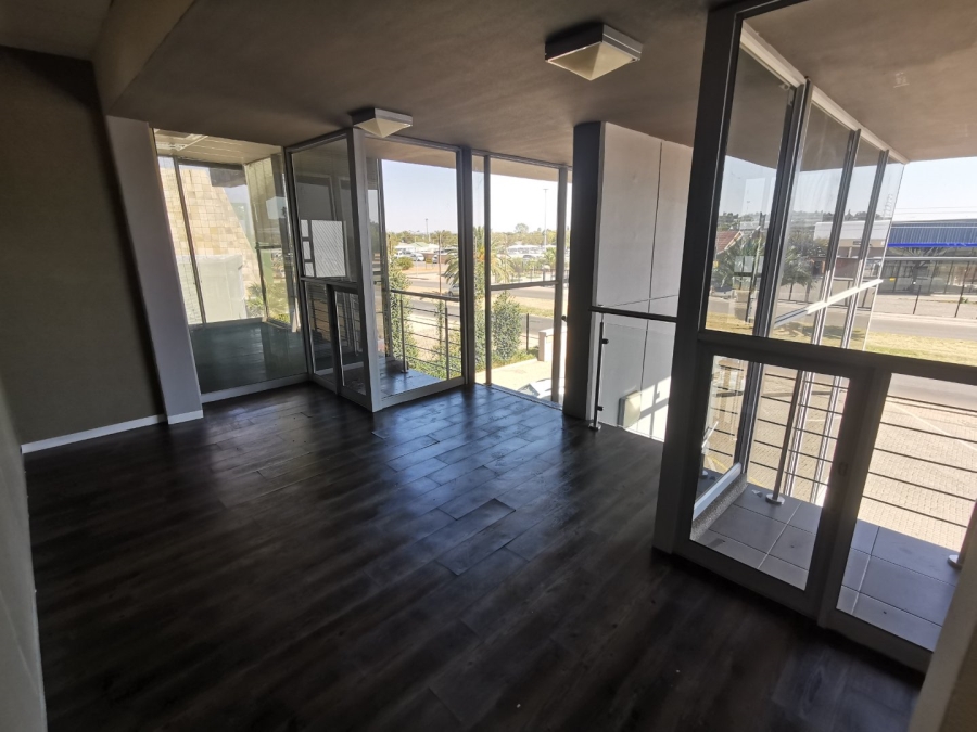Commercial Property for Sale in Flamwood North West